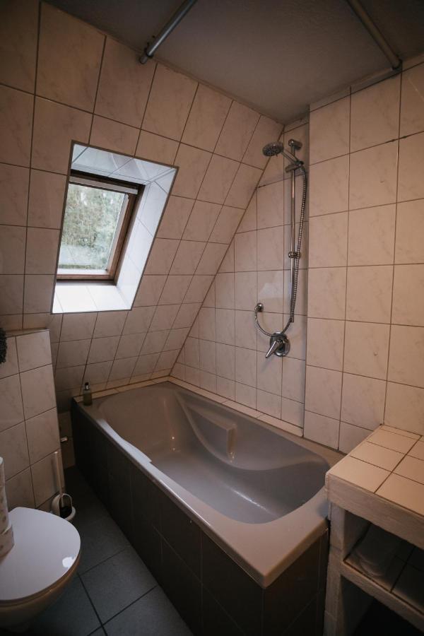 Eigenes Maisonettehaus In Idyllischer Lage Mit Balkon, Nahe Messe, 24H Self-Check In, Gratis Parken Schwabach Exterior foto